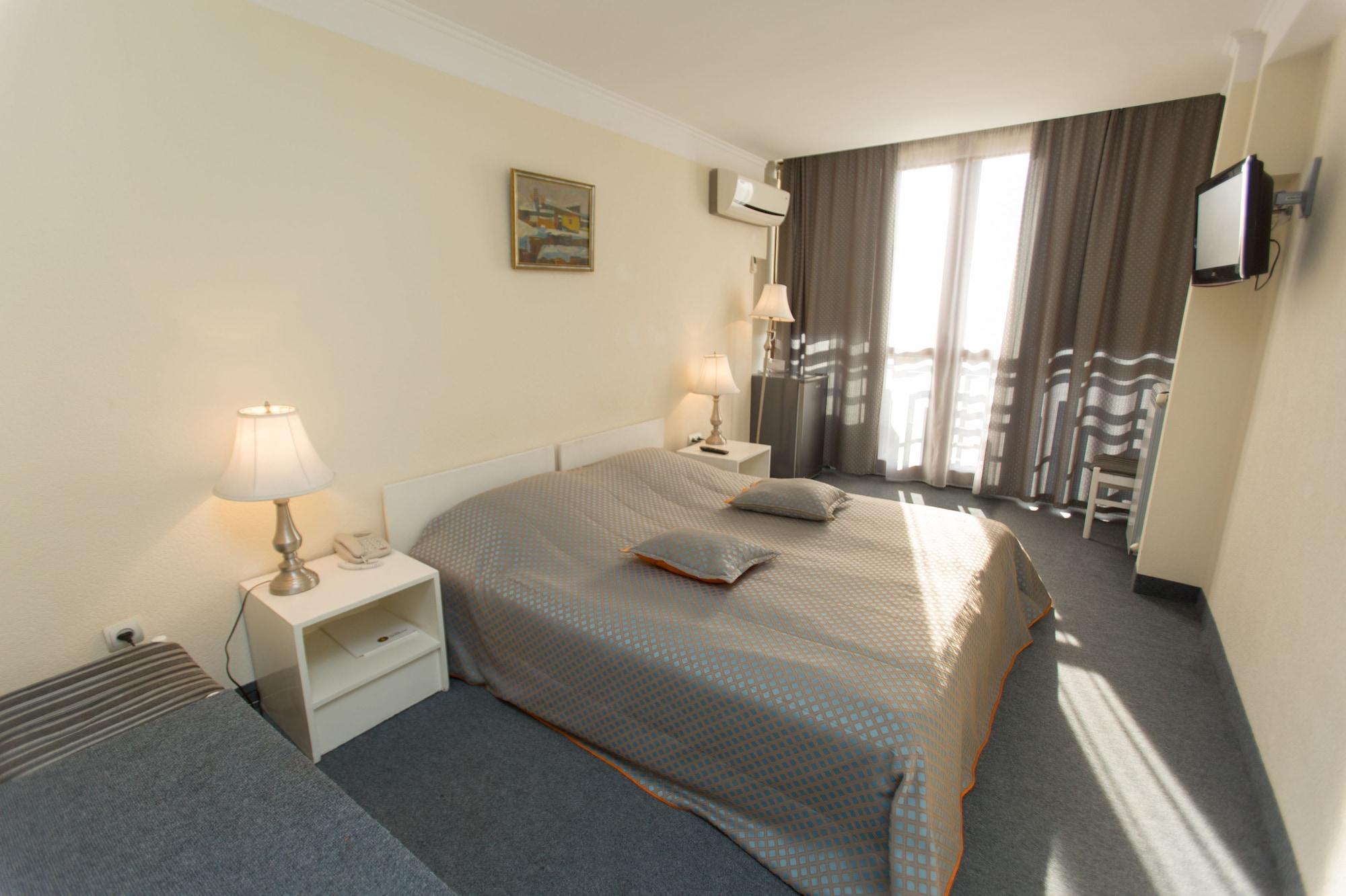 Shirak Hotel Yerevan Exterior photo