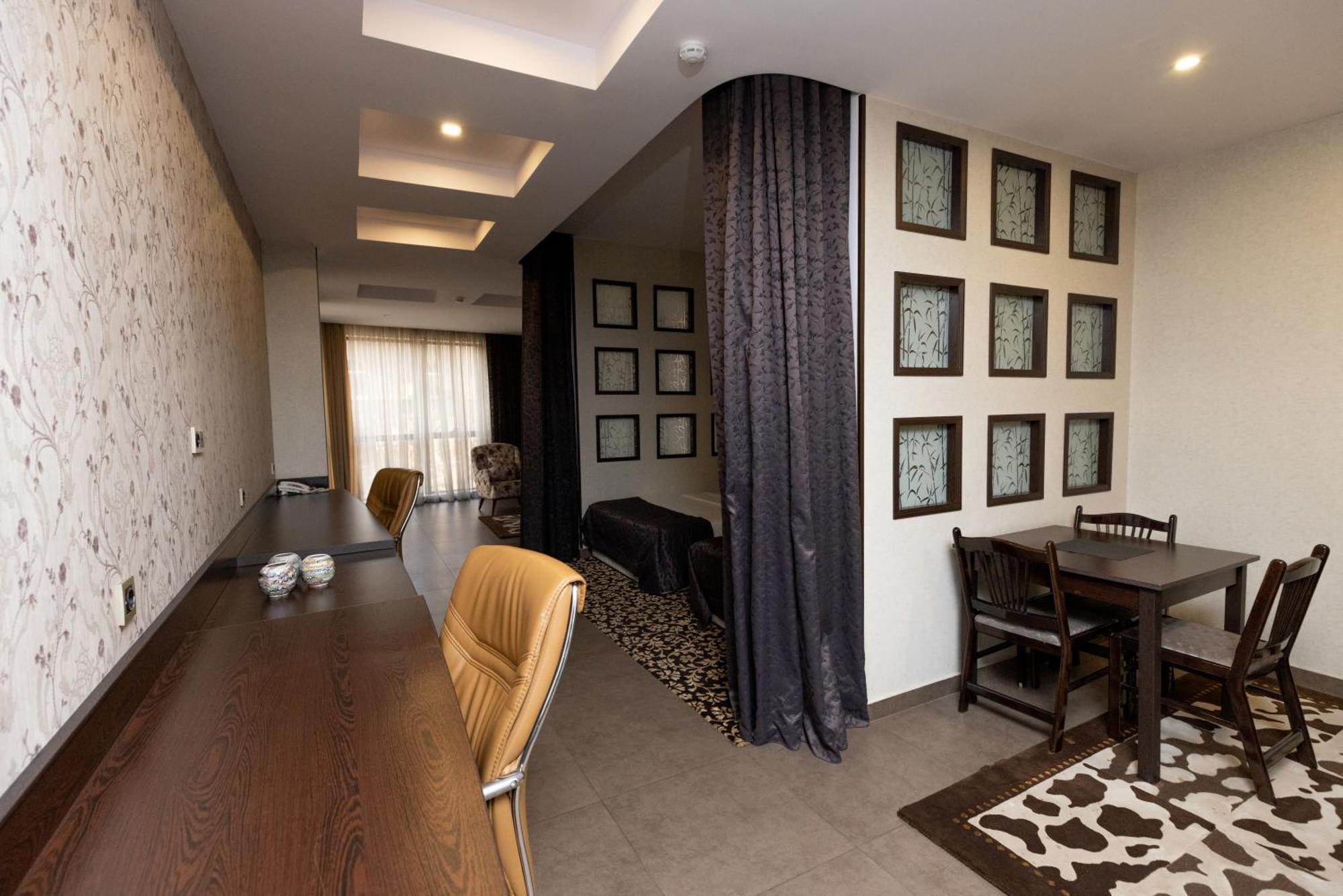 Shirak Hotel Yerevan Exterior photo