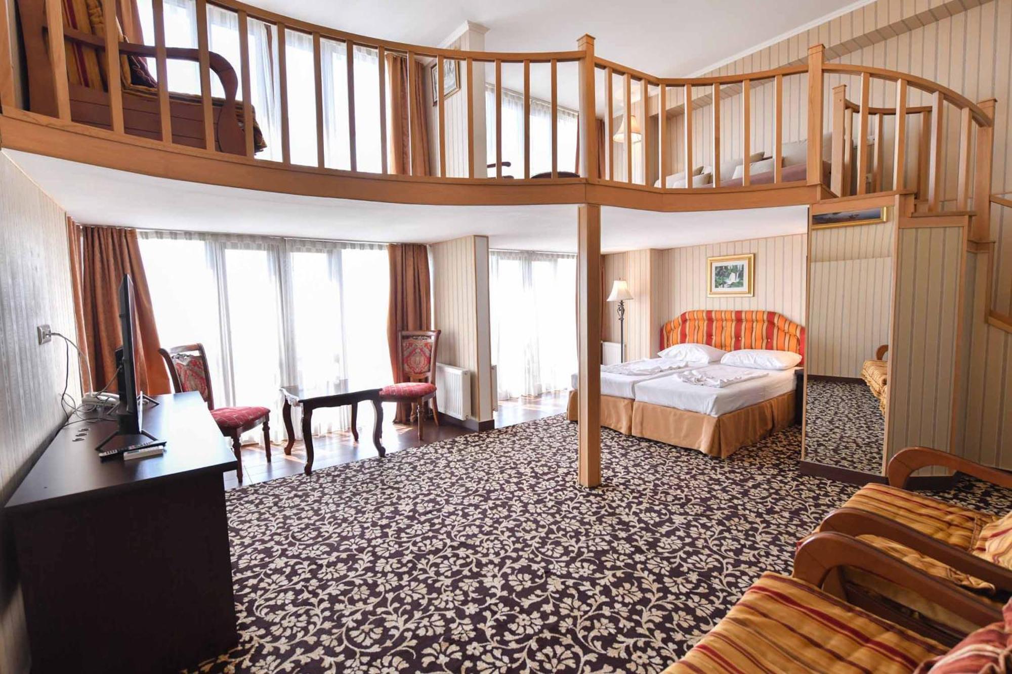 Shirak Hotel Yerevan Exterior photo