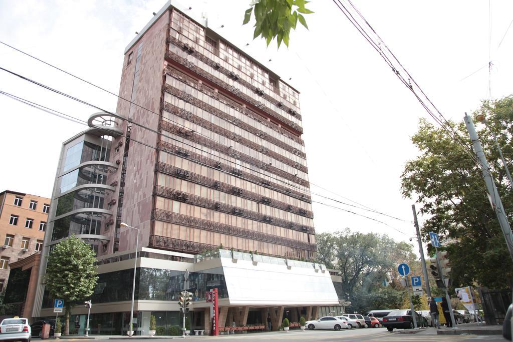 Shirak Hotel Yerevan Exterior photo