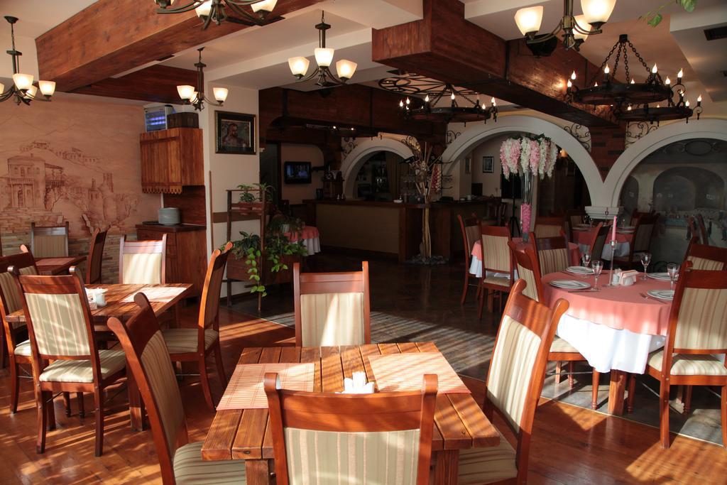 Shirak Hotel Yerevan Exterior photo