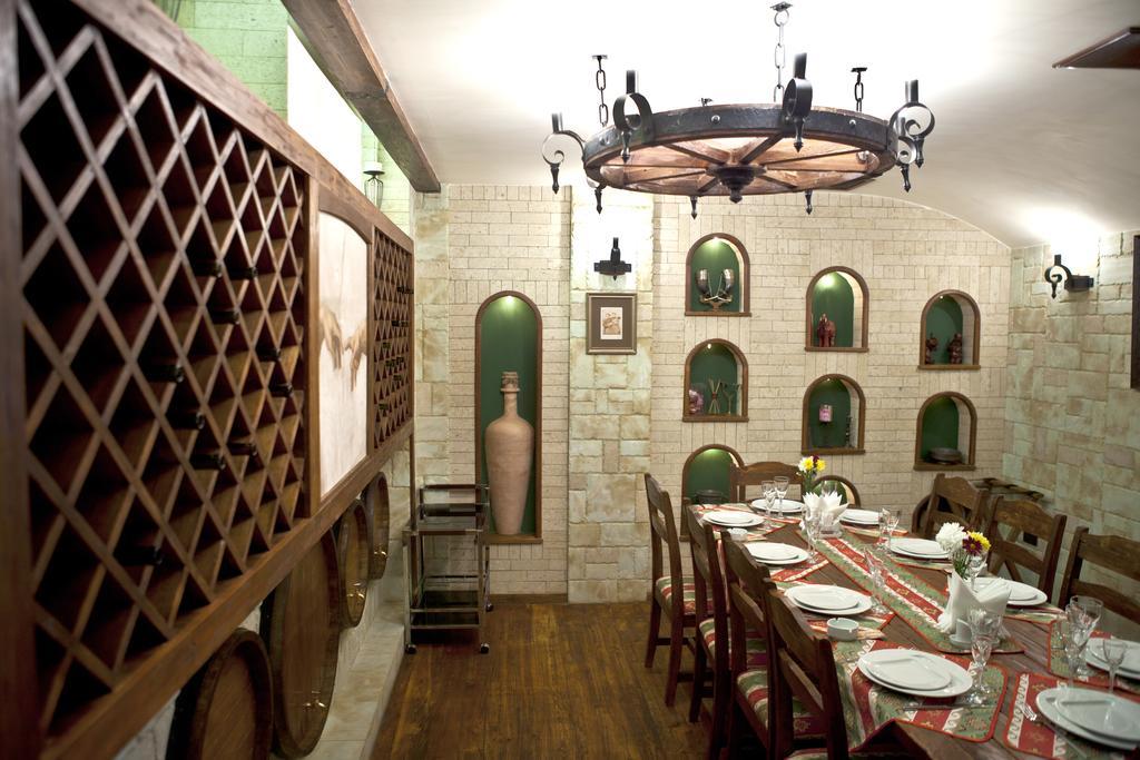 Shirak Hotel Yerevan Exterior photo
