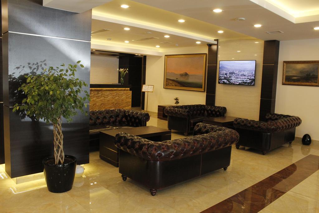 Shirak Hotel Yerevan Exterior photo