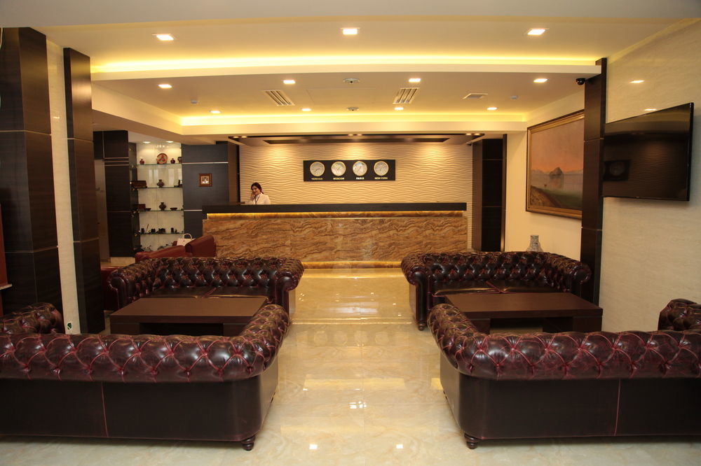 Shirak Hotel Yerevan Exterior photo