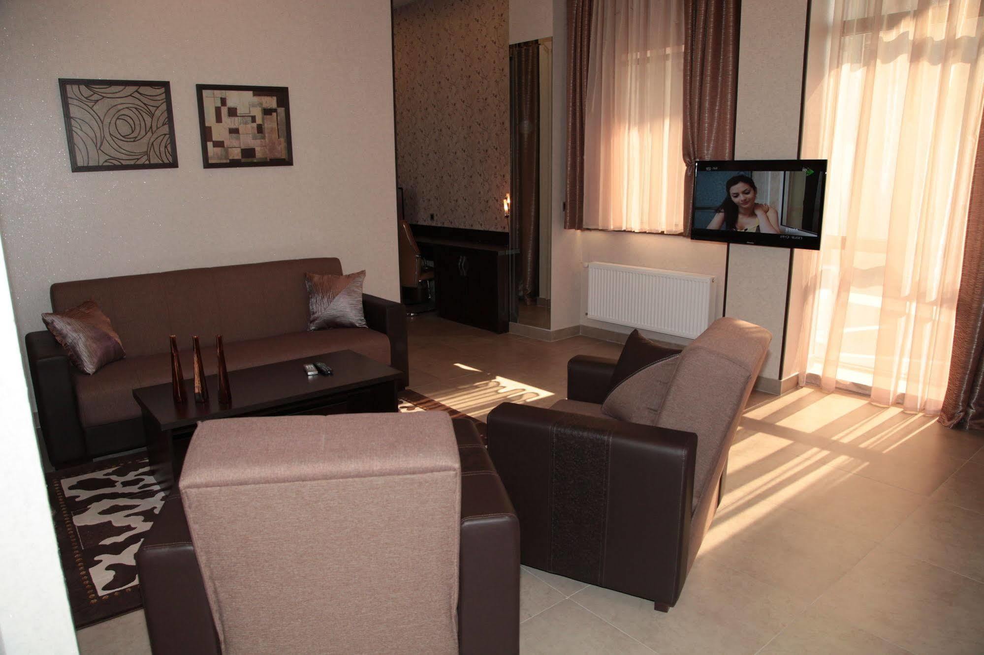 Shirak Hotel Yerevan Exterior photo